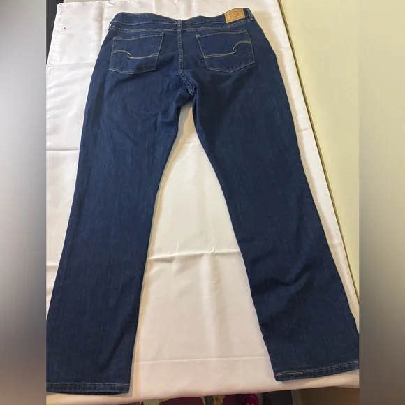 Levi’s size 16M/33x30 Women’s Blue Denim Mid Rise Straight Leg Jeans - Picture 3 of 8